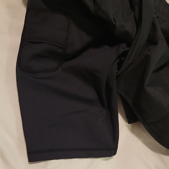 Lululemon Run Sneak A Peek Black Low Rise Shorts - Picture 7 of 8
